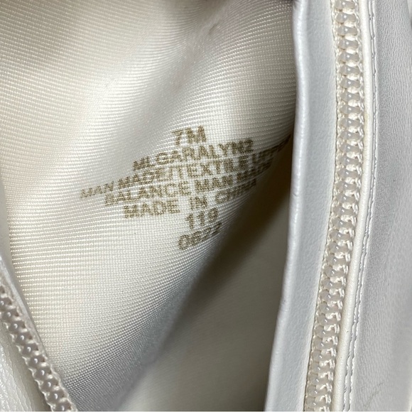 Marc Fisher Garalyn Pointy Toe White Boot 7M - Picture 14 of 16